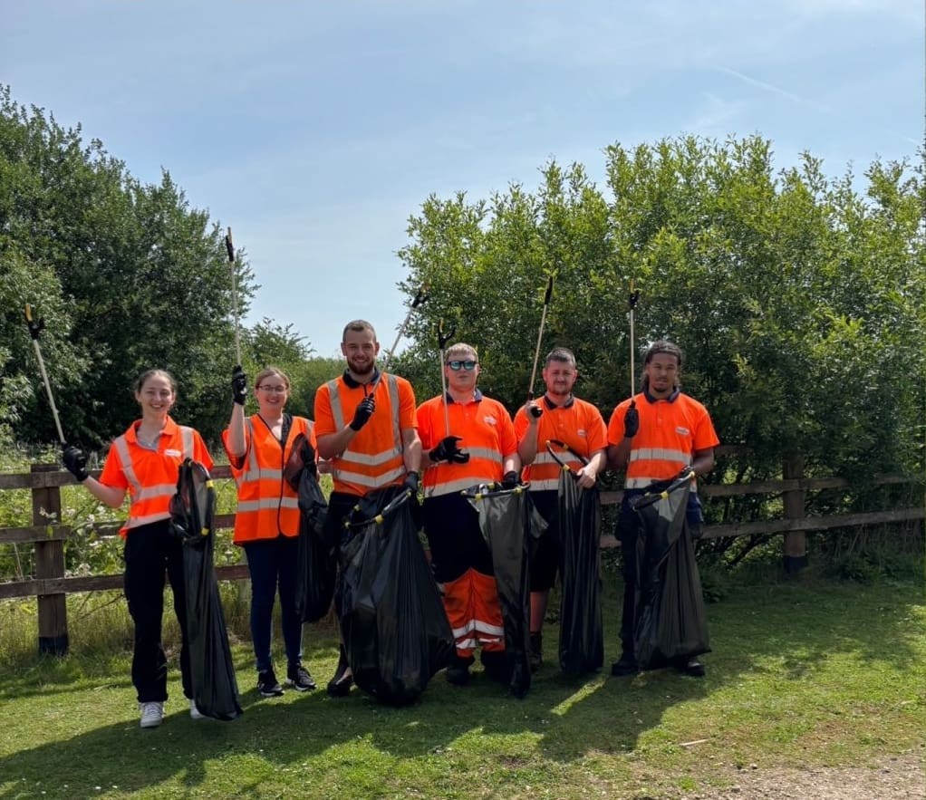 roadgas litter picking